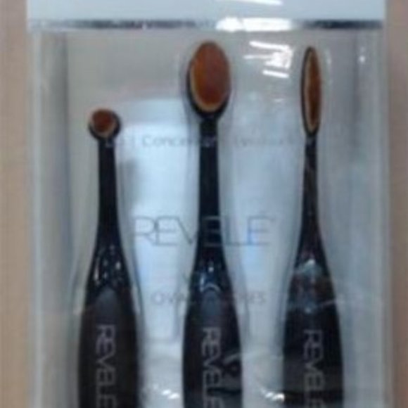 Revele Set of Three Velvet Oval Brushes